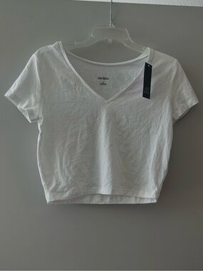 Wild Fable Women's White V-Neck Crop Tee